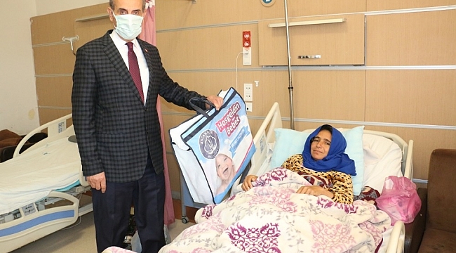 Yeni doğan bebeklerin ilk hediyesi Yalçınkaya'dan