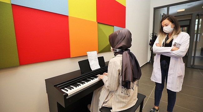 Yeni piyanistler Şehitkamil Sanat Merkezi'nde yetişiyor