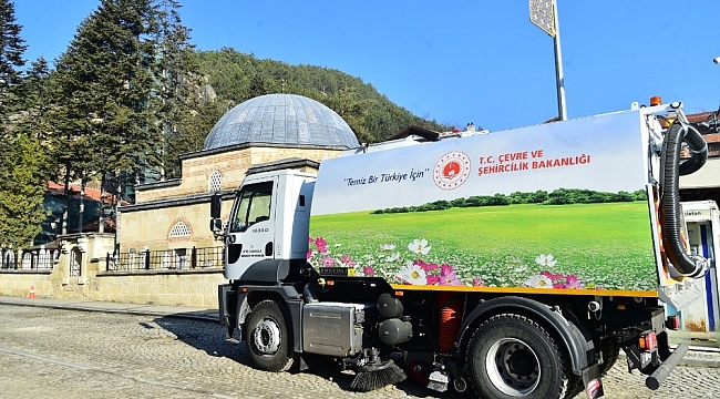 Yeni yol süpürme aracı hizmete girdi