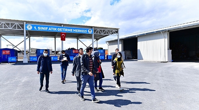 Yeşilyurt'taki atık toplama ve ayırma tesisi örnek oluyor