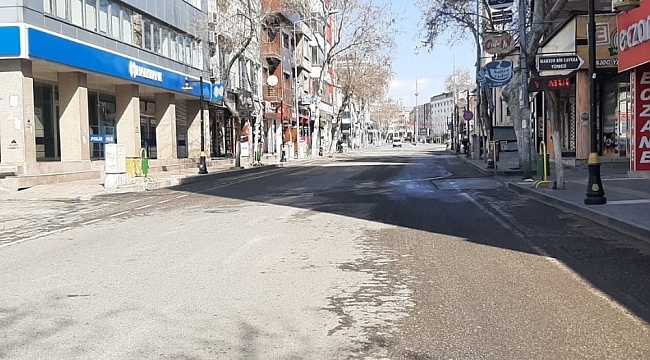 Yüksek riskli iller arasındaki Adıyaman'da cadde ve sokaklar boş kaldı
