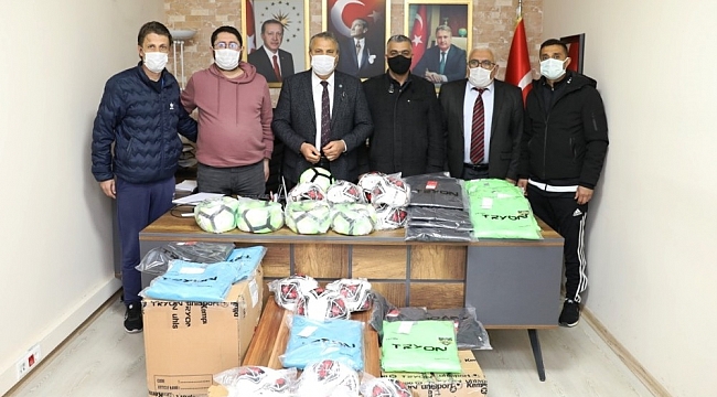 Yunusemre'den Sanayispor'a malzeme yardımı