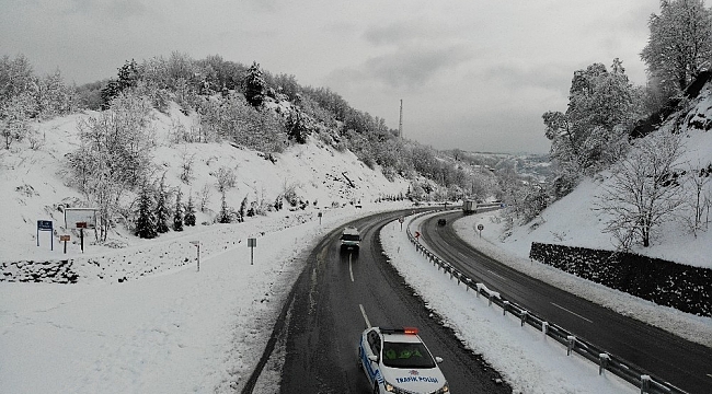 Zonguldak'ta yağan kar kartpostallık manzaralar oluşturdu