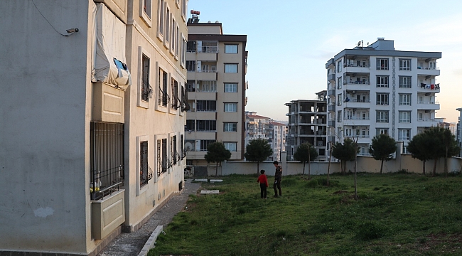 11'nci kattan düşen genç kız hayatını kaybetti