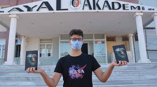 17 yaşındaki lise öğrencisinden bilim-kurgu kitabı