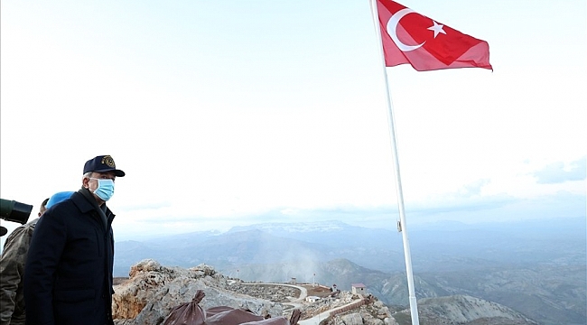 Akar ve TSK komuta kademesi geceyi Şırnak'ta geçirdi, Namaz Dağı'nda terörle mücadele tedbirlerini inceledi
