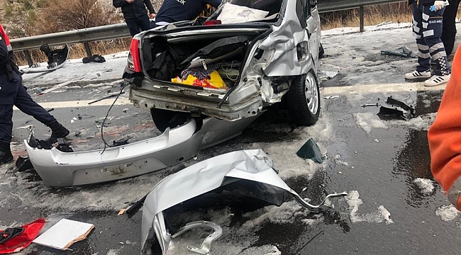 Ankara'da zincirleme trafik kazası: 4 ölü, 7 yaralı