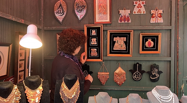 Bakırı işleyerek sanat eserine dönüştürüyor