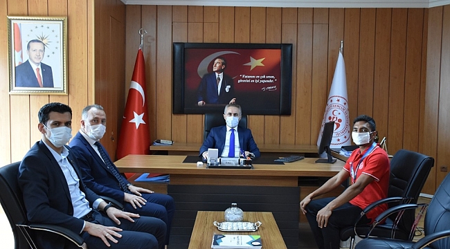 Balkan Şampiyonu Şenoduncu Arıcıoğlu'nu ziyaret etti