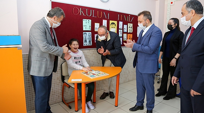 Başkan Kavuş özel öğrencilerle buluştu