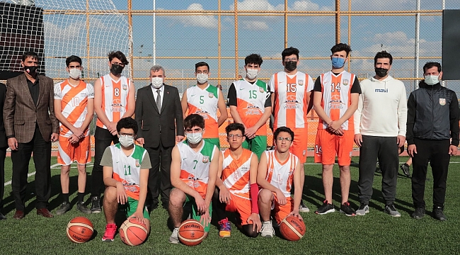 Beyazgül genç sporcularla bir araya geldi