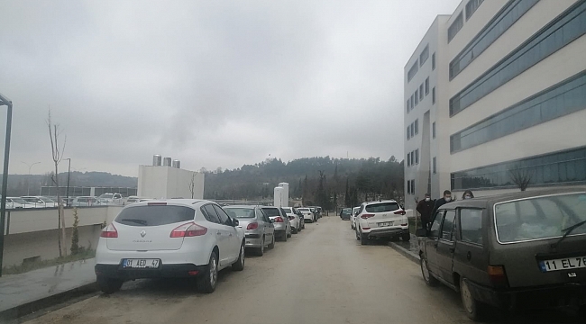 Bilecik Tıp Fakültesi Eğitim ve Araştırma Hastanesinde araç parkı sorunu