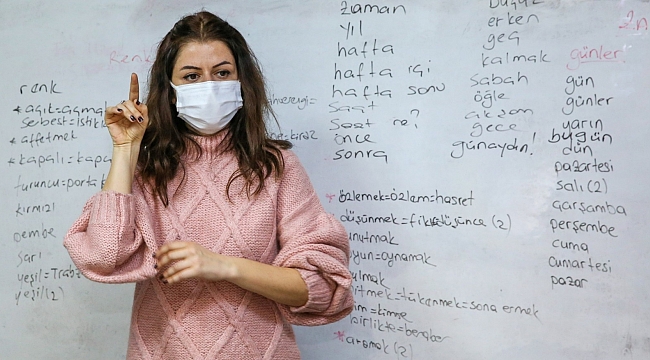 Buca'nın iletişim engelini kaldıran kursu