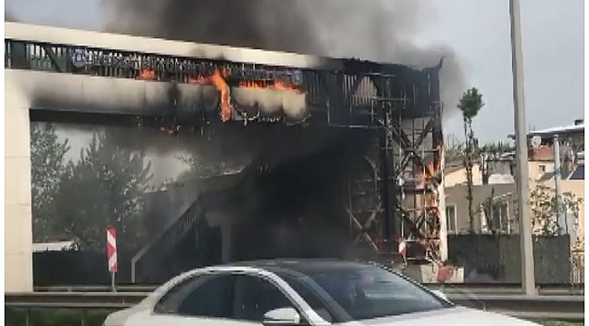 Bursa'da üst geçit alev alev yandı