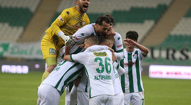 Bursaspor son anda güldü