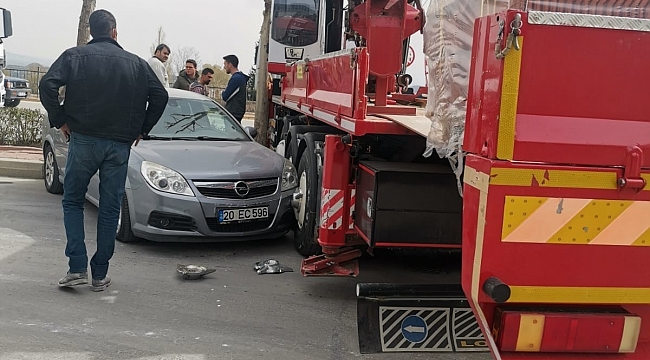 Çalışırken fren boşalan vinç zincirleme kazaya neden oldu