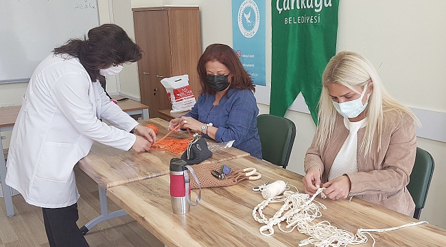 Çankaya'da kurslar pandemi önlemleriyle devam ediyor