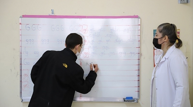 Ceza infaz kurumlarında son 3 yılda 10 bin 818 kişi okuma yazma öğrendi