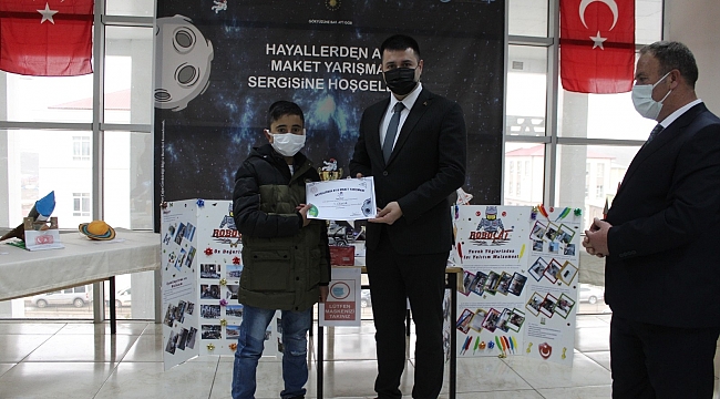 Çocuklar hayallerindeki uzay araçlarını tasarladı