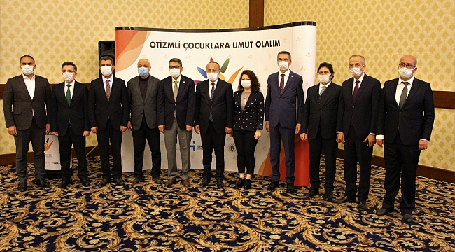 Denizli'de kamu kurumları, STK'lar ve iş dünyası otizmli bireylere umut olmak için güç birliği yaptı