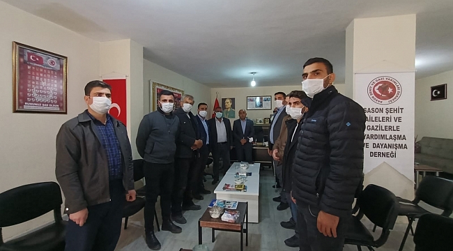 Emekli amirallerin gece yarısı bildirisine bir tepki de şehit yakınlarından geldi