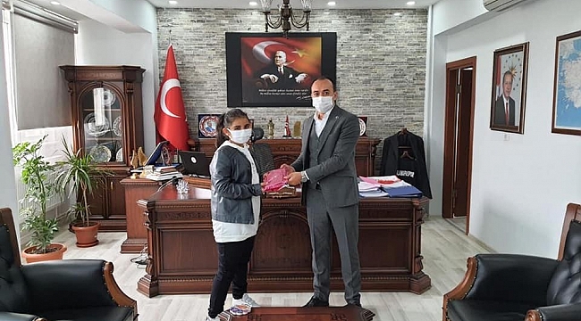 En çok kitap okuyan öğrenciler ödüllendirildi