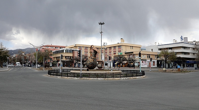 Erzincan'da sokaklar boş kaldı