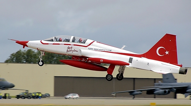 F-5 uçağın teknik özellikleri nelerdir? F-5 uçağı neden düştü?