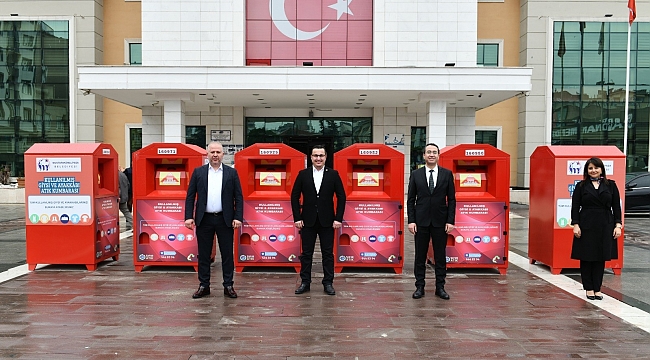 Giysiler çöpe değil kumbaraya atılıyor
