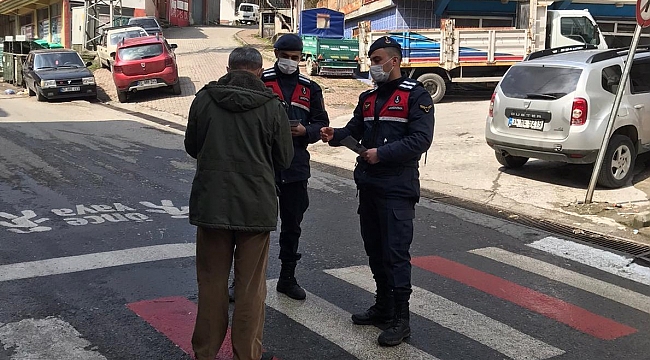 Jandarma, sürücüleri hem uyarıyor hem bilgilendiriyor