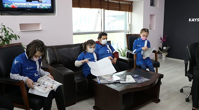Kabakcı, 2 Nisan Otizm Farkındalık Günü'nde Otizmli sporcuları ağırladı