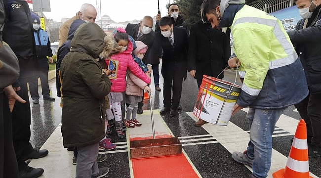 Kağıthane'de yaya geçitlerinde 'Kırmızı Çizgi' dönemi