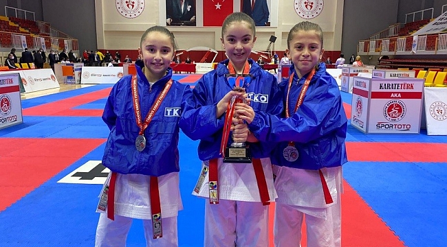 Karate Şampiyonası'ndan Türkiye derecesi ile döndüler