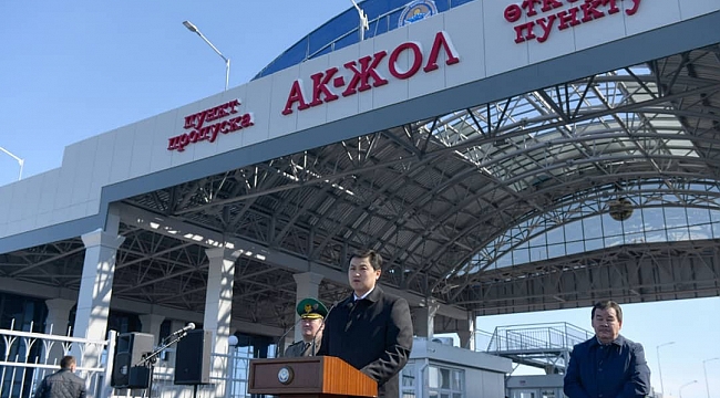 Kırgızistan ile Kazakistan arasındaki sınır kapısı faaliyete açıldı