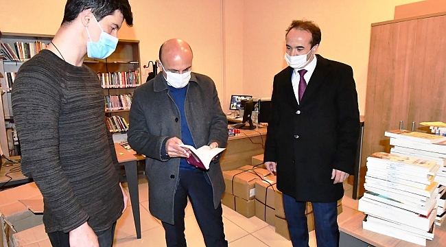 Kütüphanede anlamlı buluşma