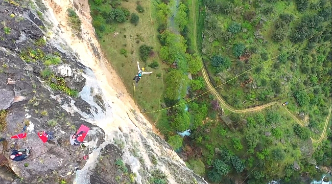 Mersin Kayacı Vadisi'nde adrenalin dolu rope jumping heyecanı