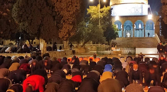 Mescid-i Aksa'da ilk teravih namazı kılındı