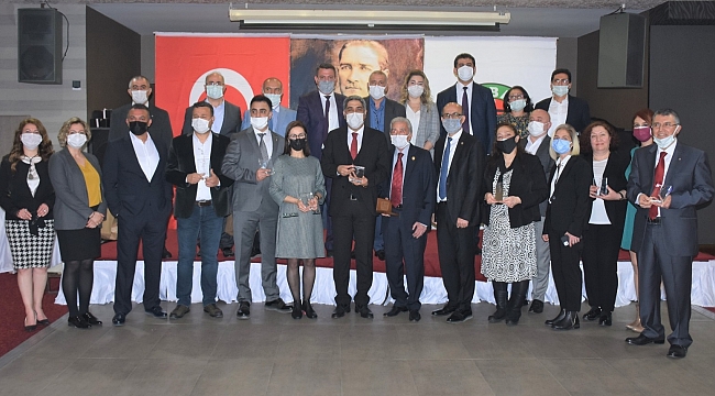 Meslekte 25 yılı doldurdular