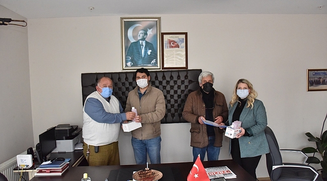 Muhtarlara konuk olup talep ve görüşlerini alıyorlar