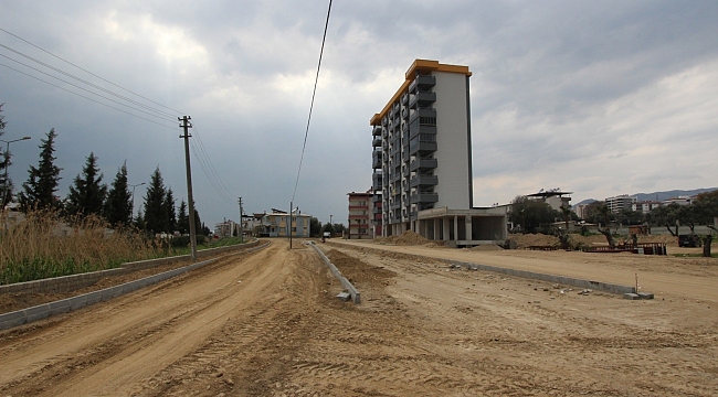 Nazilli'de yol yapım çalışmaları sürüyor