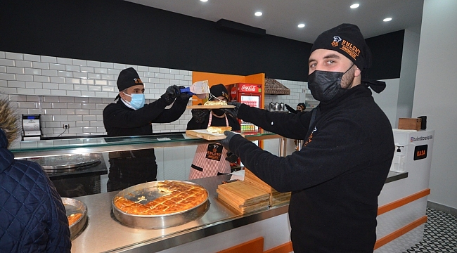 Sarıkamış'ta modern börekçi hizmete girdi