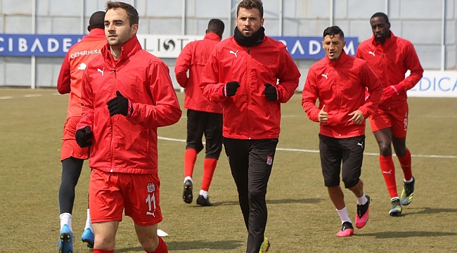 Sivasspor'da Trabzonspor mesaisi sürüyor