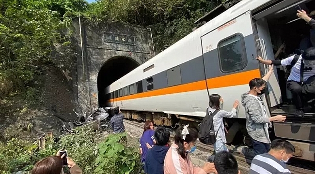 Tayvan'da tren raydan çıktı: 36 ölü, 40'tan fazla yaralı