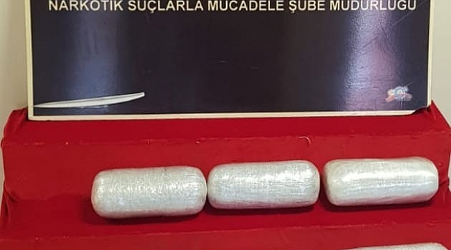 TEM'de 8 kilo 300 gram esrarla yakalanan 2 kişiden 1'i tutuklandı