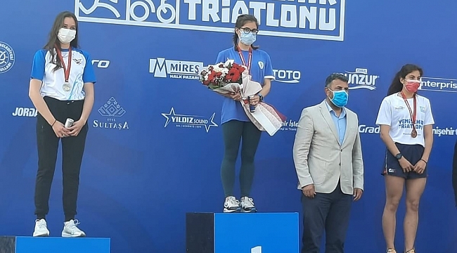 Triatlon'da Elif Manisa Türkiye şampiyonu
