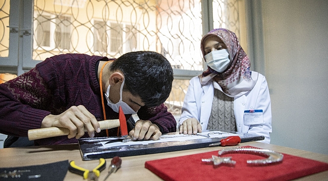 Türkiye'de bir ilk: İŞKUR aracılığı ile görme engelliler için filografi kursu açıldı