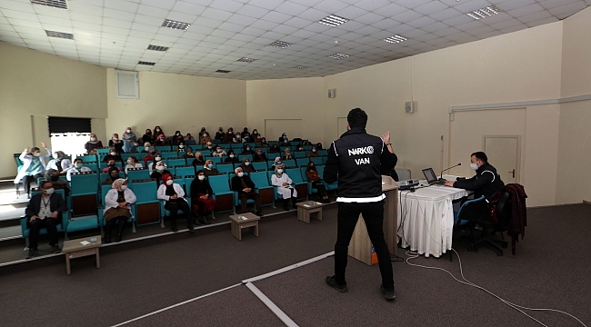 Van'da kadınlara uyuşturucu ile mücadele semineri