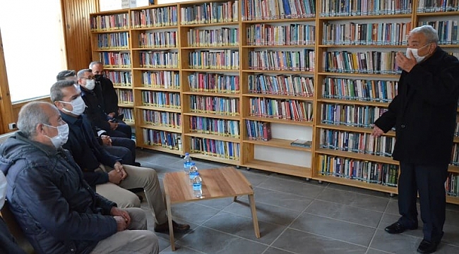 Yarım asırdır kitap okuyor
