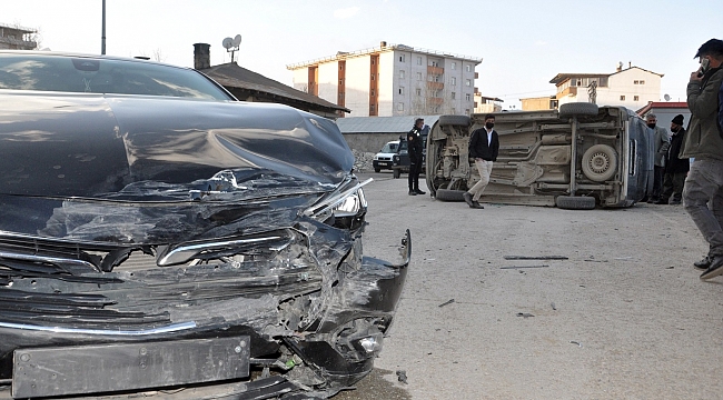 Yüksekova'da trafik kazası: 1 yaralı