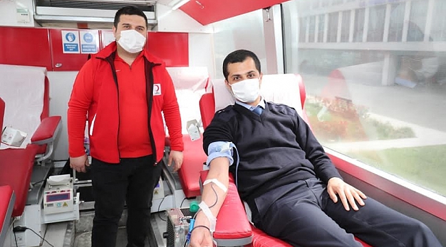 Zabıtalar hayat olmak için kan bağışladı